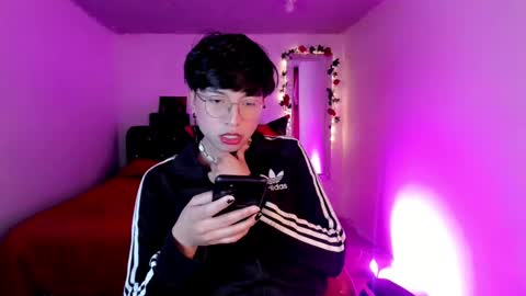 Snapshot of angellonfire chatting on 11.22.25 Angel online show from 11.22.25