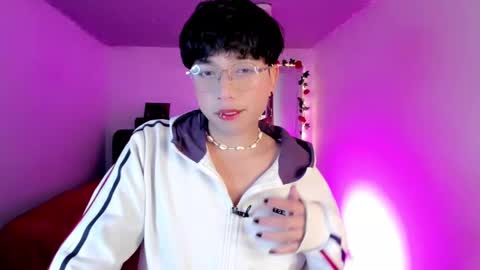 Snapshot of angellonfire chatting on 11.23.25 Angel online show from 11.23.25