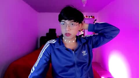 Snapshot of angellonfire chatting on 11.25.25 Angel online show from 11.25.25