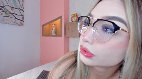 Snapshot of angelrose2323 chatting on 01.27.25 angelrose2323 online show from 01.27.25