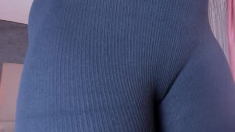 Snapshot of angels_one chatting on 09.18.25 Angela online show from 09.18.25