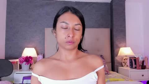 Snapshot of angels_one chatting on 10.08.25 Angela online show from 10.08.25