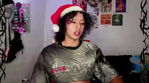 Snapshot of angelsdustxxx chatting on 12.23.24 online show from 12.23.24