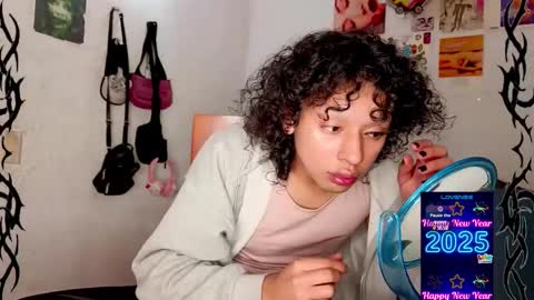 Snapshot of angelsdustxxx chatting on 01.05.25 online show from 01.05.25