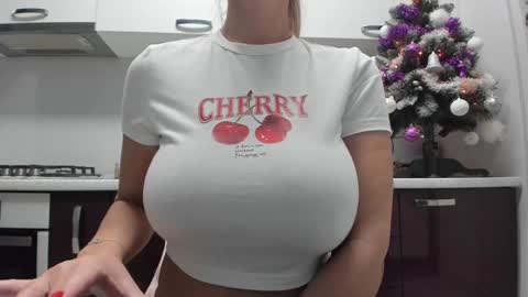 Snapshot of angelsuitlove chatting on 12.22.24 EXCLUSIVE ON CHATURBATE my twitter Patricia Patyangelsuitlove online show from 12.22.24