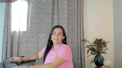 Snapshot of angelswets chatting on 09.27.25 ANGIE online show from 09.27.25