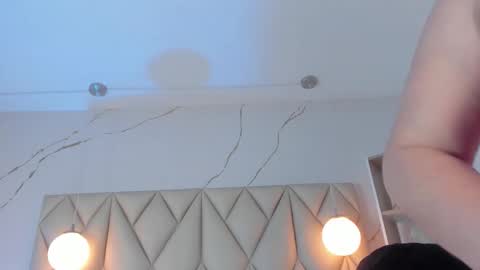 Snapshot of angelswets chatting on 11.28.25 ANGIE online show from 11.28.25