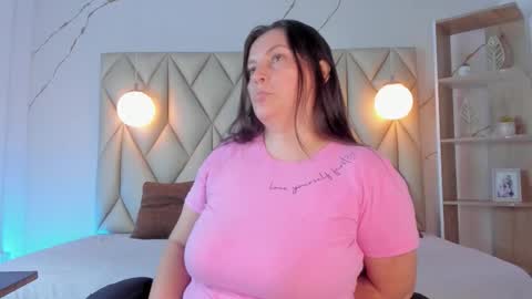 Snapshot of angelswets chatting on 12.02.25 ANGIE online show from 12.02.25