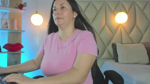 ANGIE online show from 05.04.26