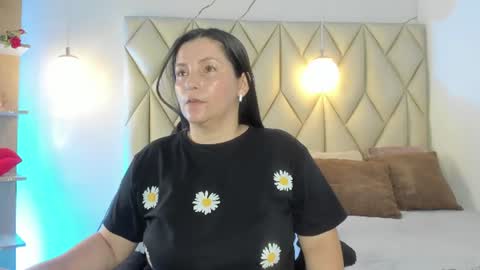 Snapshot of angelswets chatting on 06.12.26 ANGIE online show from 06.12.26