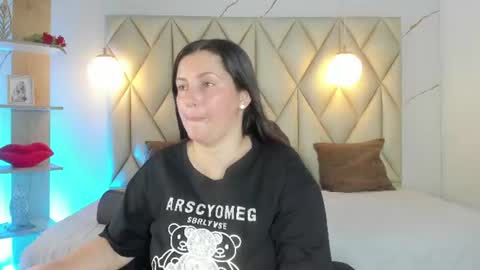 Snapshot of angelswets chatting on 06.14.26 ANGIE online show from 06.14.26