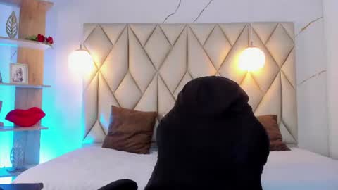 Snapshot of angelswets chatting on 06.18.26 ANGIE online show from 06.18.26