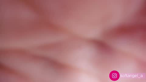 Snapshot of angeluniverse chatting on 10.12.25 angel online show from 10.12.25