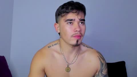 Snapshot of angelx_fox chatting on 09.18.25 Angel Fox online show from 09.18.25