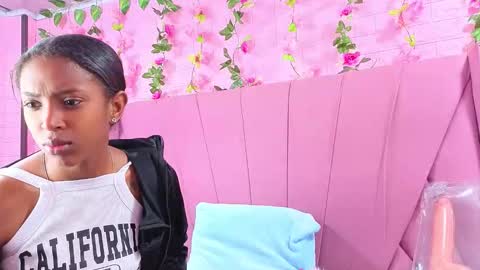 Snapshot of angeyapetite chatting on 12.18.25 Anyega online show from 12.18.25