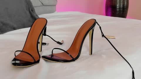 Snapshot of angieebaezz chatting on 02.26.25 Angie online show from 02.26.25