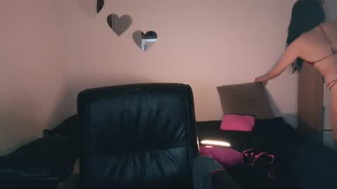 Snapshot of angiesquirt chatting on 07.18.26 VALENTINA online show from 07.18.26