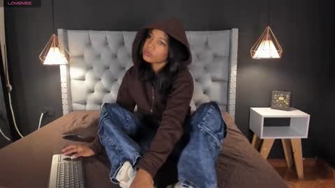 angy_avila online show from 01.10.26