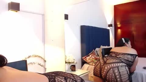 Snapshot of angyrios chatting on 11.12.25 angyrios online show from 11.12.25