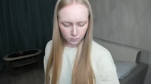 Snapshot of anhedney chatting on 04.19.26 Violet online show from 04.19.26