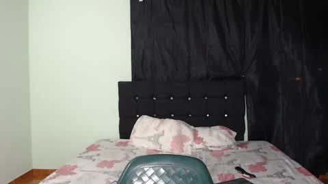 Snapshot of ani_steveson chatting on 09.23.25 ani_steveson online show from 09.23.25