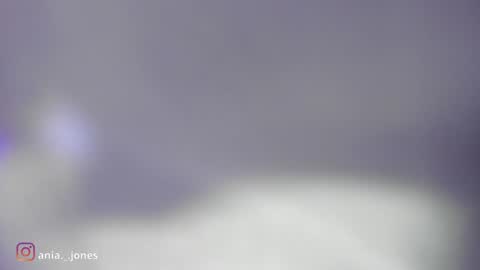 Snapshot of ania_mml chatting on 01.08.25 Ania online show from 01.08.25