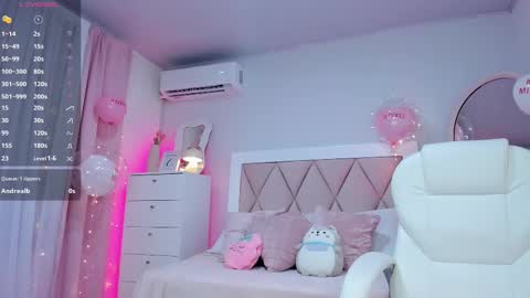 Snapshot of ania_sweet chatting on 02.15.25 Ania online show from 02.15.25