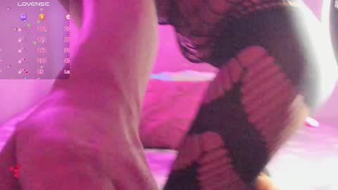 aniaross18 online show from 10.17.25