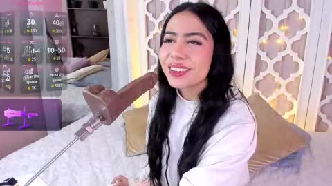 aniie_west online show from 02.10.25