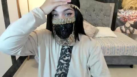 Snapshot of aniisaalii chatting on 11.12.25 Anissa online show from 11.12.25