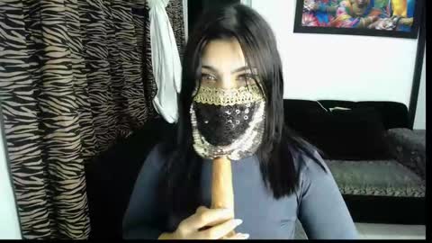 Snapshot of aniisaalii chatting on 12.18.25 Anissa online show from 12.18.25