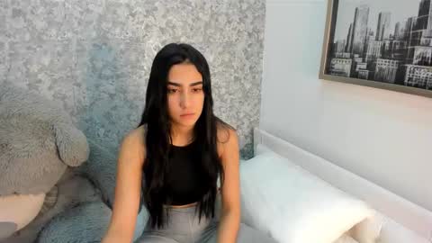 anika_h online show from 03.25.26