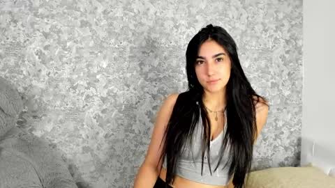 anika_h online show from 04.30.26