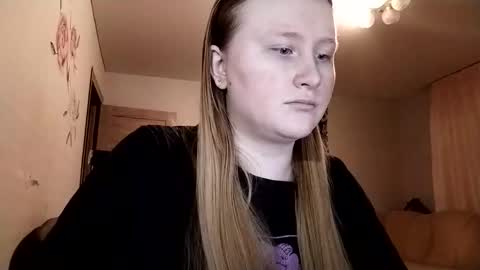 Snapshot of anika_lipps chatting on 11.14.25 Anika online show from 11.14.25