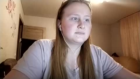 Snapshot of anika_lipps chatting on 12.13.25 Anika online show from 12.13.25