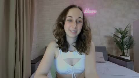 Snapshot of anikabloom chatting on 01.14.25 anikabloom online show from 01.14.25