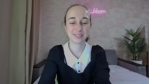 Snapshot of anikabloom chatting on 01.24.25 anikabloom online show from 01.24.25