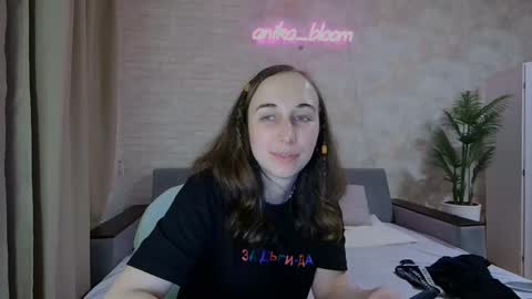 Snapshot of anikabloom chatting on 02.08.25 anikabloom online show from 02.08.25