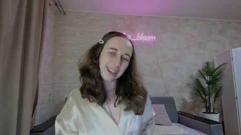 Snapshot of anikabloom chatting on 02.09.25 anikabloom online show from 02.09.25