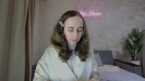 Snapshot of anikabloom chatting on 02.10.25 anikabloom online show from 02.10.25