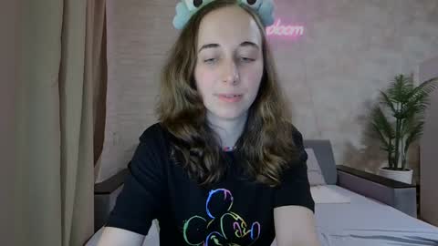 Snapshot of anikabloom chatting on 02.10.25 anikabloom online show from 02.10.25