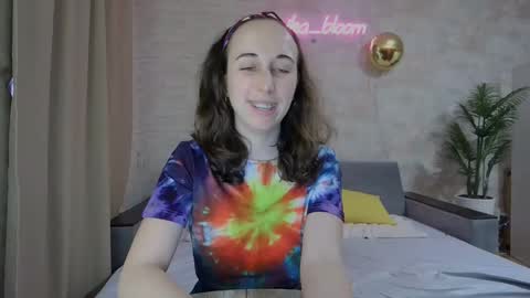 Snapshot of anikabloom chatting on 02.17.25 anikabloom online show from 02.17.25