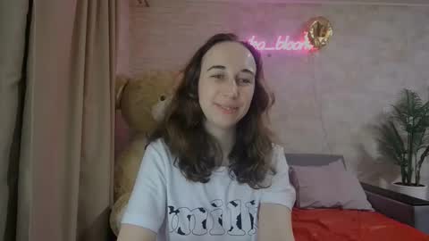 Snapshot of anikabloom chatting on 03.06.25 anikabloom online show from 03.06.25