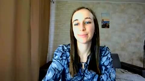 Snapshot of anikabloom chatting on 05.16.26 anikabloom online show from 05.16.26