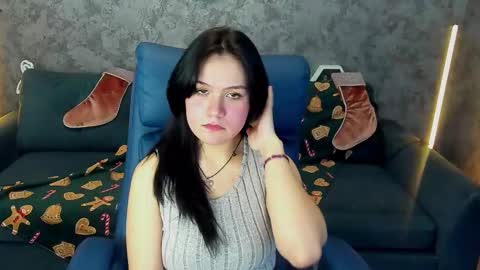 Snapshot of animeedoll chatting on 12.17.25 animeedoll online show from 12.17.25