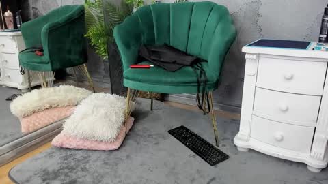 Snapshot of anissia_teaser chatting on 01.22.25 anissia teaser online show from 01.22.25