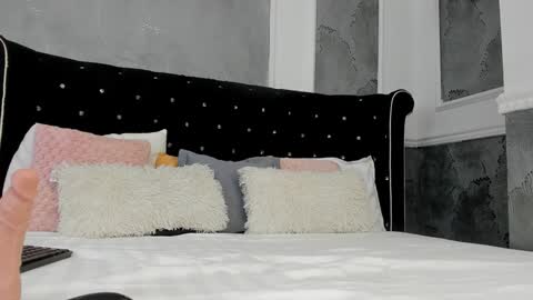 Snapshot of anissia_teaser chatting on 01.28.25 anissia teaser online show from 01.28.25