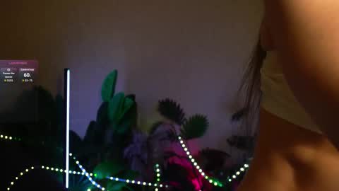 Snapshot of anita_von chatting on 09.25.25 anita_von online show from 09.25.25