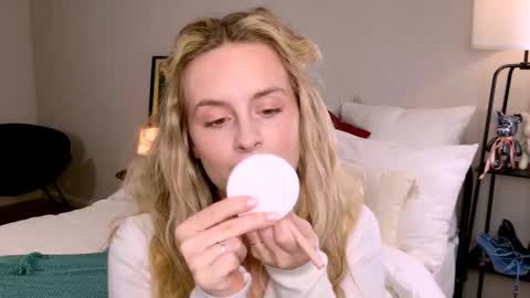 Anita online show from 10.29.25