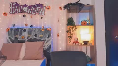 Snapshot of anitaglow chatting on 10.26.25 anitaglow online show from 10.26.25